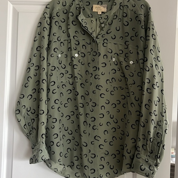 Elizabeth and James silk blouse - Picture 4 of 7